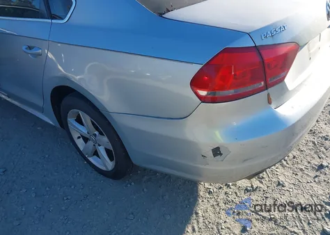 2013 Volkswagen Passat 2.5L Se из США, поврежденный, VIN 1VWBH7A33DC105605